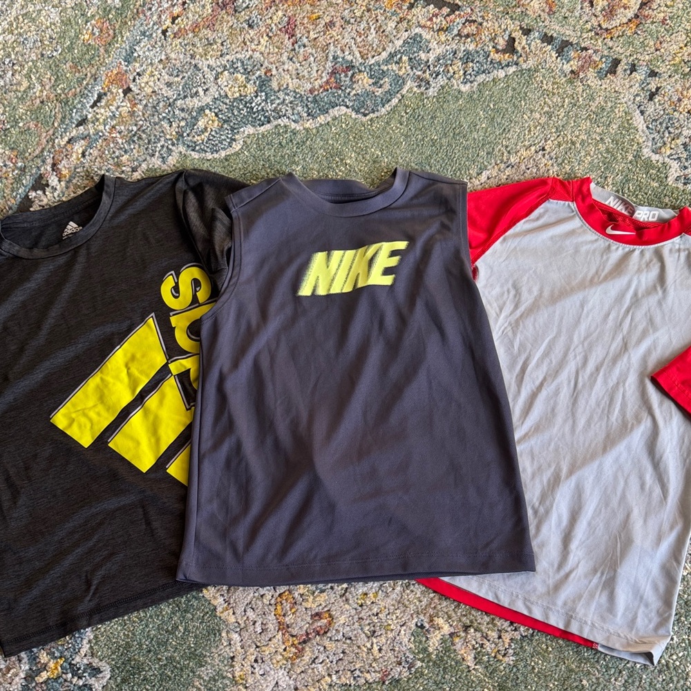 NIKE ADIDAS BOYS BUNDLE OF 3 SHIRTS IN SZ MED (8-10)…GENTLY WORN…NICE!